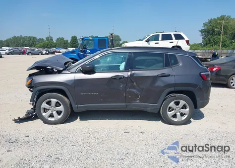 2021 Jeep Compass Latitude 4X4 z USA, uszkodzony, nr VIN 3C4NJDBBXMT584084